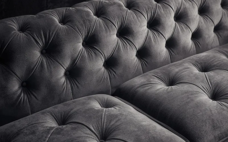 مبل راحتی با پارچه رنگ طوسی و بافت مخملی